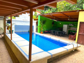 Luxury Villa steps from secluded beach AC & Pool